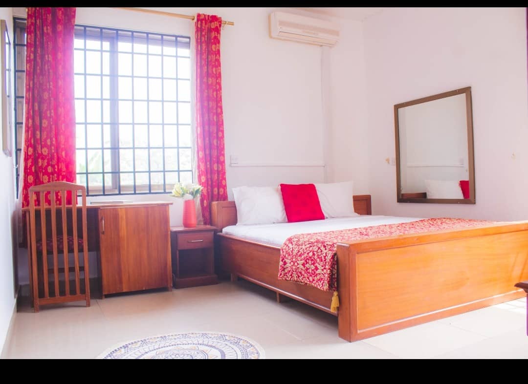 This attractive two-storey building is the perfect getaway for group trips, whether as a family, a group of friends or co-workers. It consists of 10 double, ensuite bedrooms—each one is very modern, bright, airy, and well-designed.
