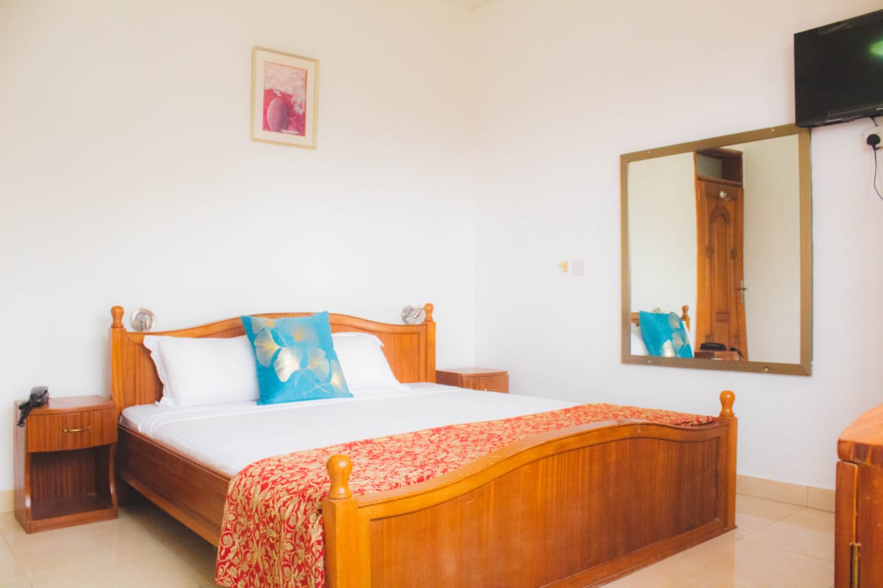 Modern, airy and bright, our double ensuite-bedrooms are simple and welcoming.
